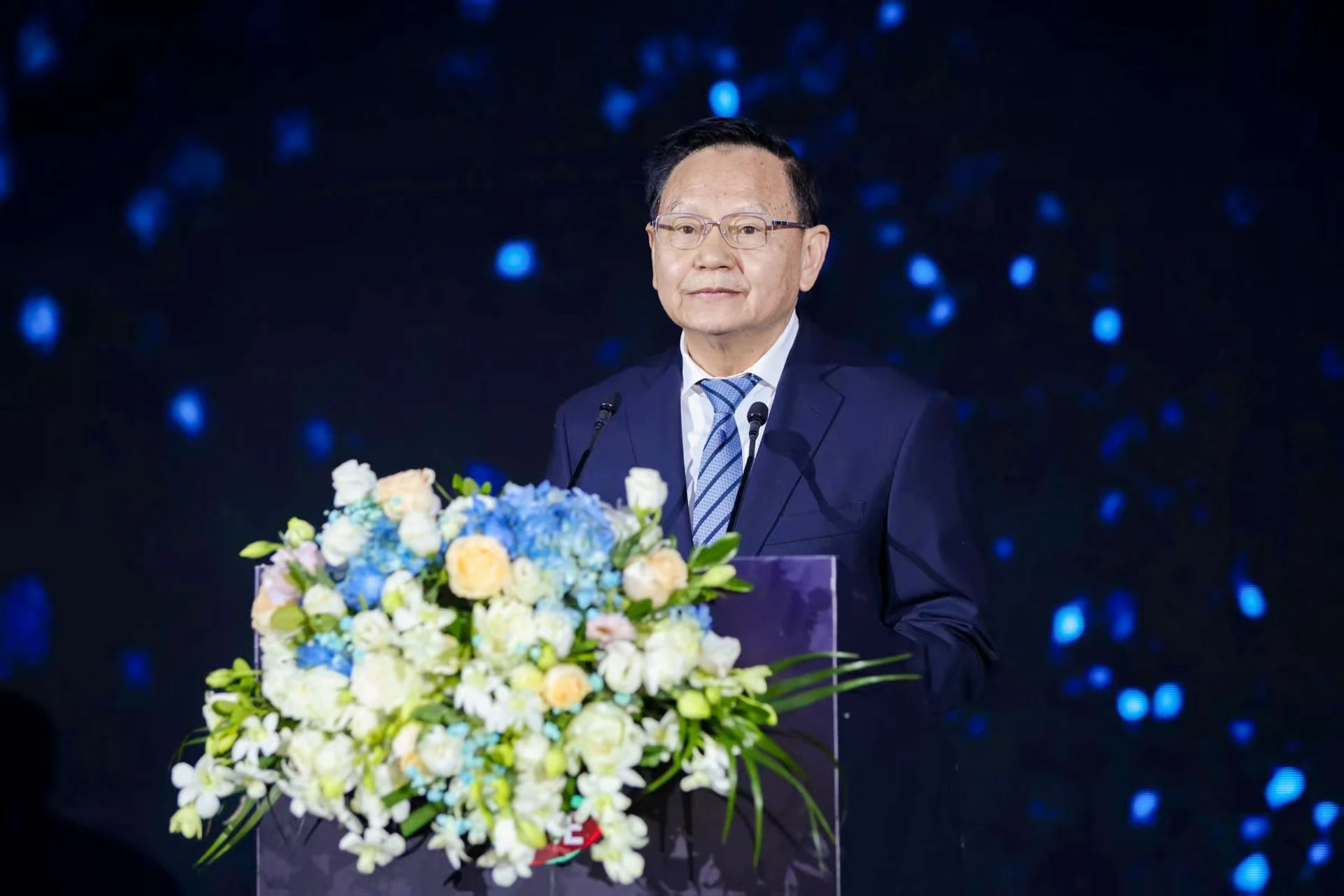 家用服务机器人产业发展论坛暨家用服务机器人专委会成立大会在上海召开