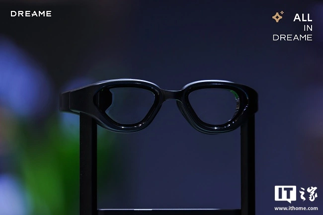 追觅“水景 AQUA 100”AR 智能泳镜亮相 AWE 2026，支持 640 x 480 分辨率单目绿色显示