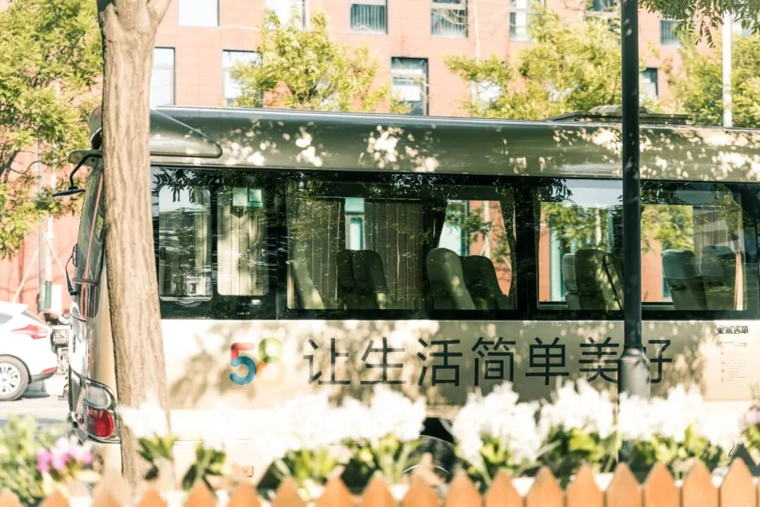 对话姚劲波：日耗Token2000亿，转型AI上“新船”