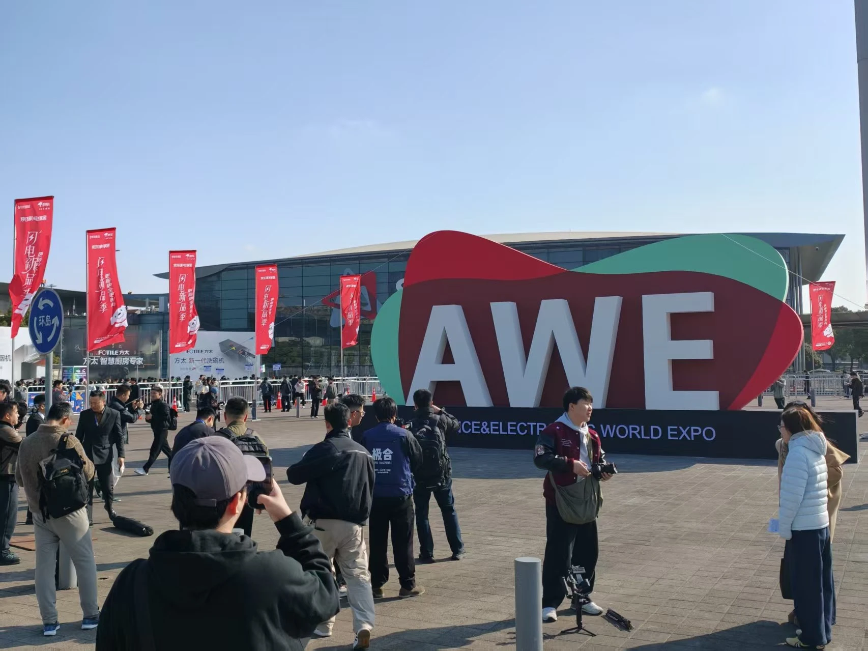 人均暴走10万步！我们总结了11个关于AI硬科技未来的答案