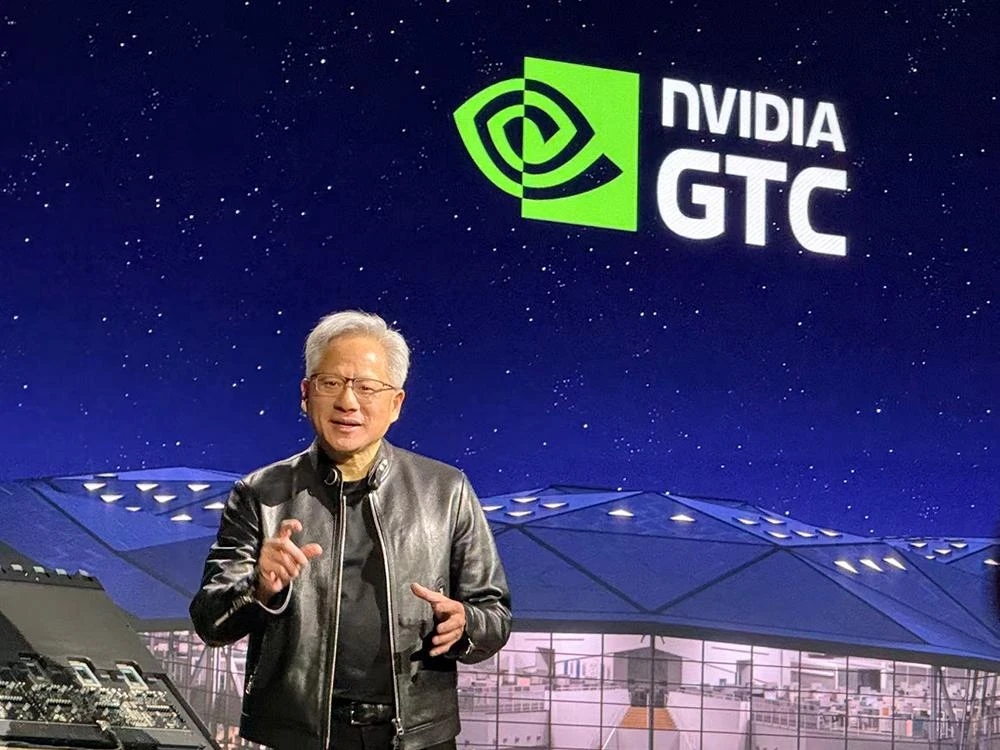 黄仁勋105分钟对话实录：万亿美元这么赚，谈中国、H200、养虾、Groq，炮轰DLSS 5批评者