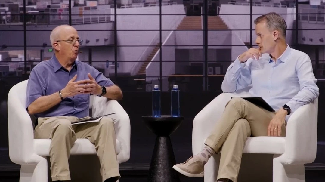 GTC 巅峰对话 Jeff Dean x Bill Dally：预训练范式已死、延迟瓶颈不在计算、谈透 AI 五年未来