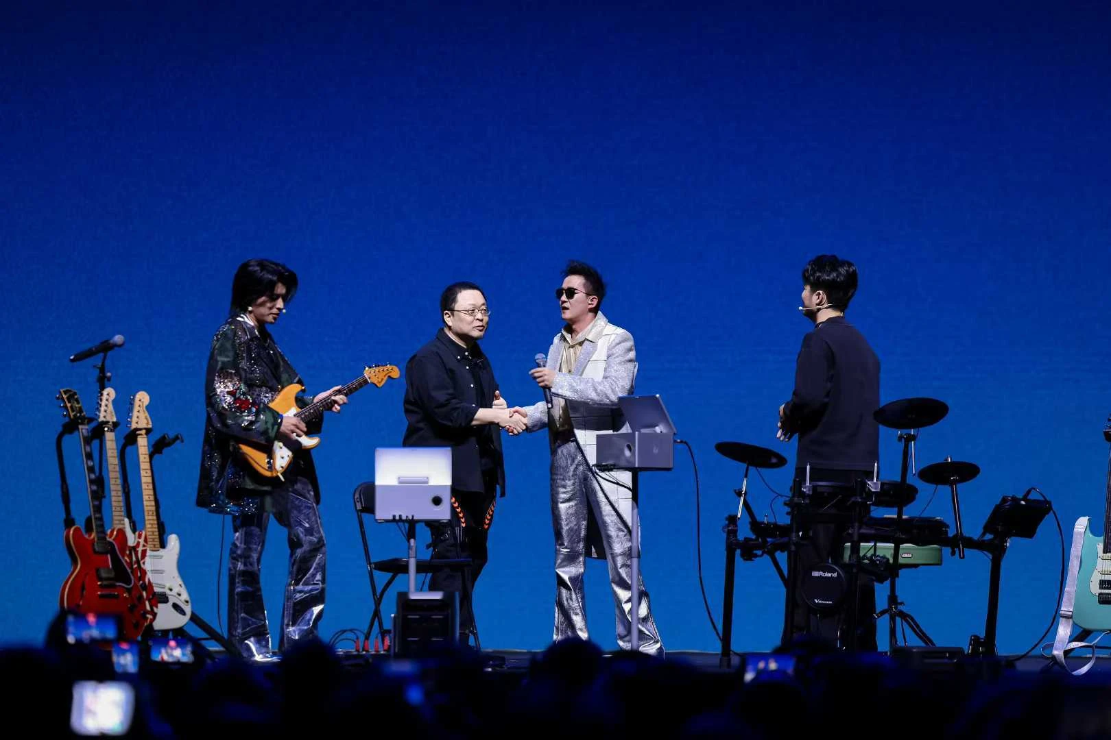 用智能吉他起家后，这家公司又用AI音乐工作站拿下百万美元众筹，营收数亿｜Insight全球