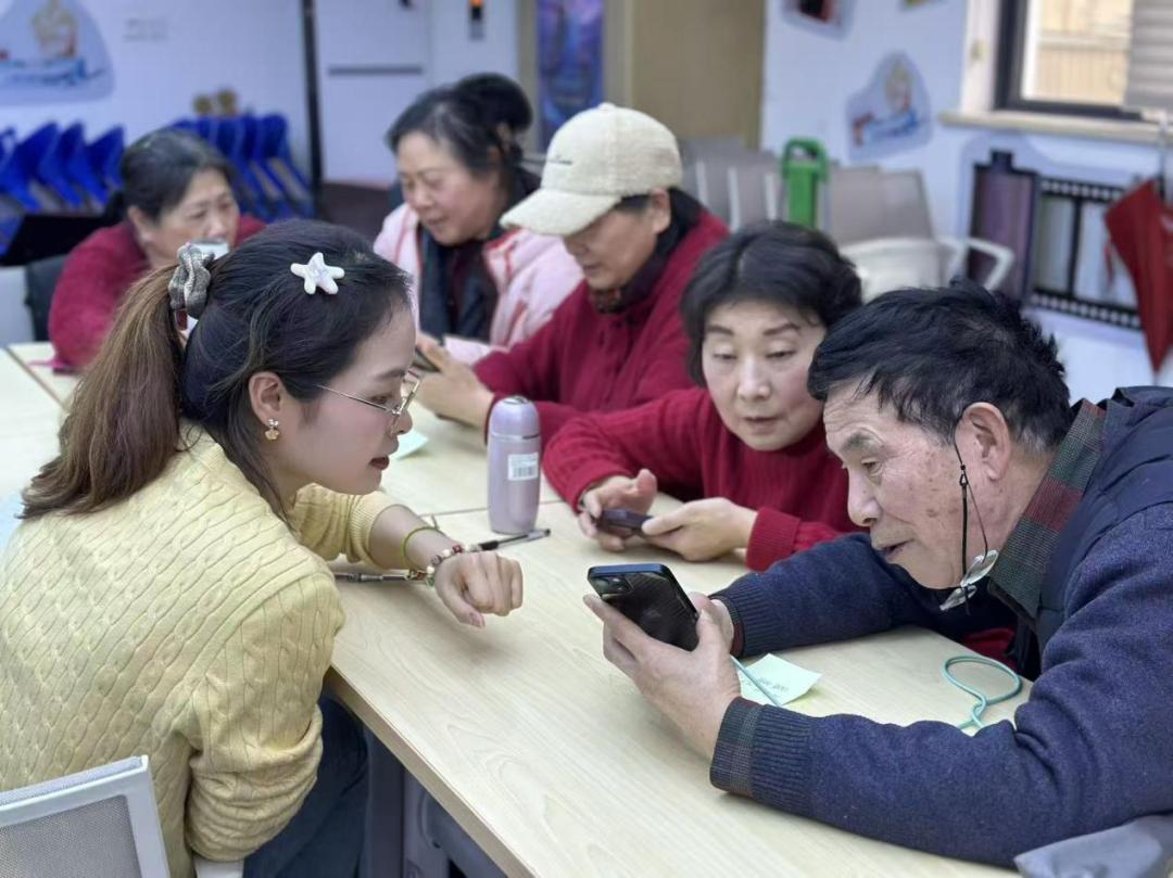 老年人到底需要什么样的AI课？