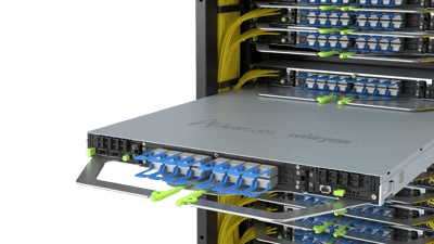 Ayar Labs 与纬颖达成 CPO 共封装光学 AI 机架内互联战略合作